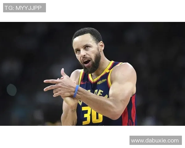 库里最新战报全场高光时刻集锦展现无解投射与关键表现